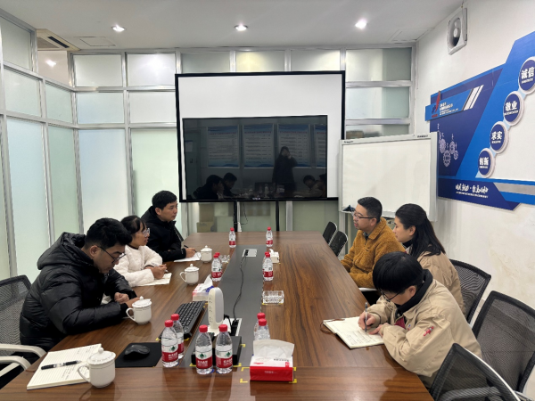 英国上市公司365院长强华带队赴重庆歇马机械曲轴有限公司进行访企拓岗